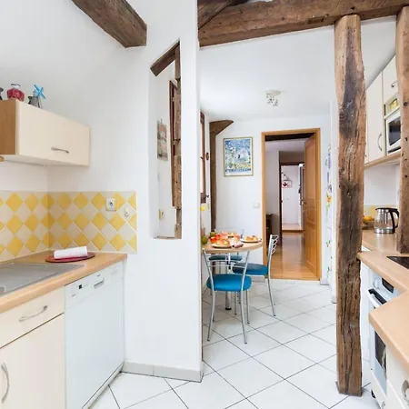 Large 3br Maisonette In Place Vendome By Guestready Apartamento París